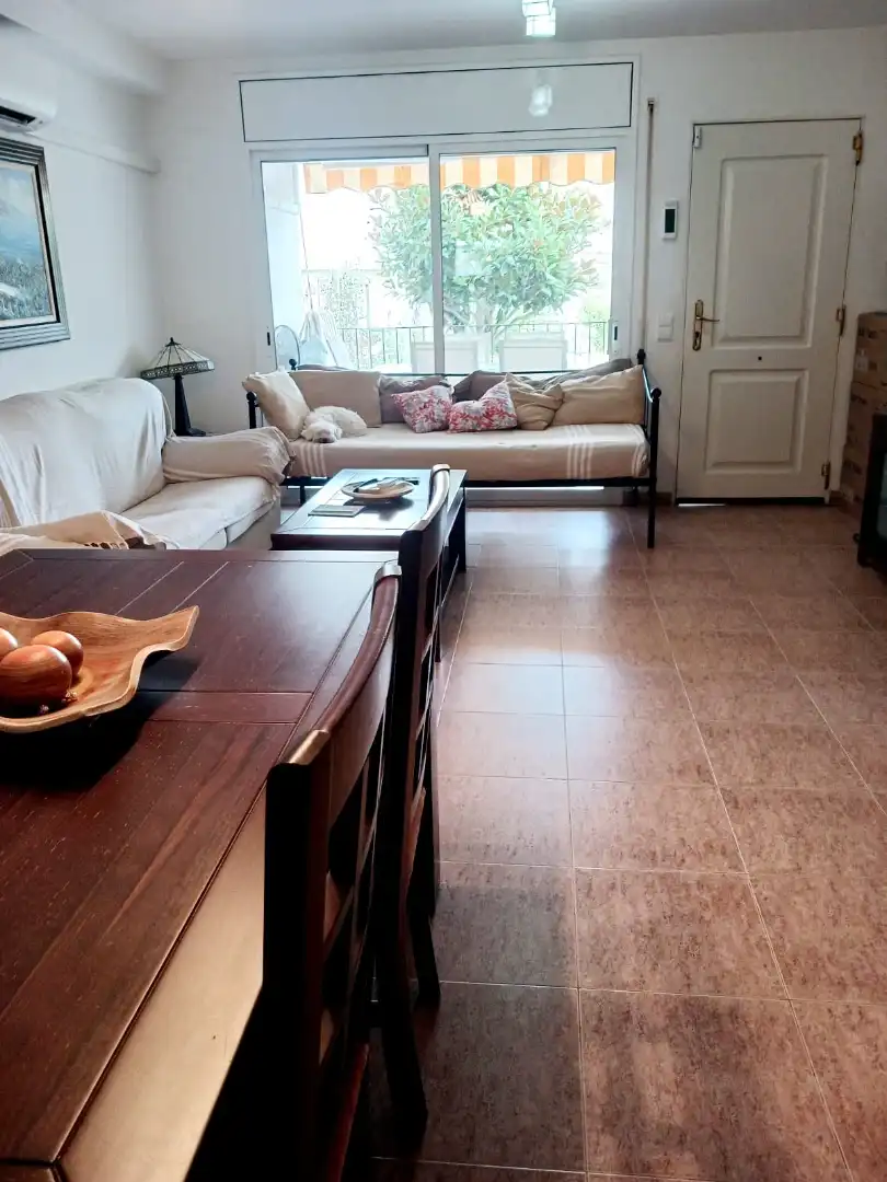 Sala de estar de Casa adosada en venta en Creixell con Aire acondicionado, Calefacción y Jardín privado