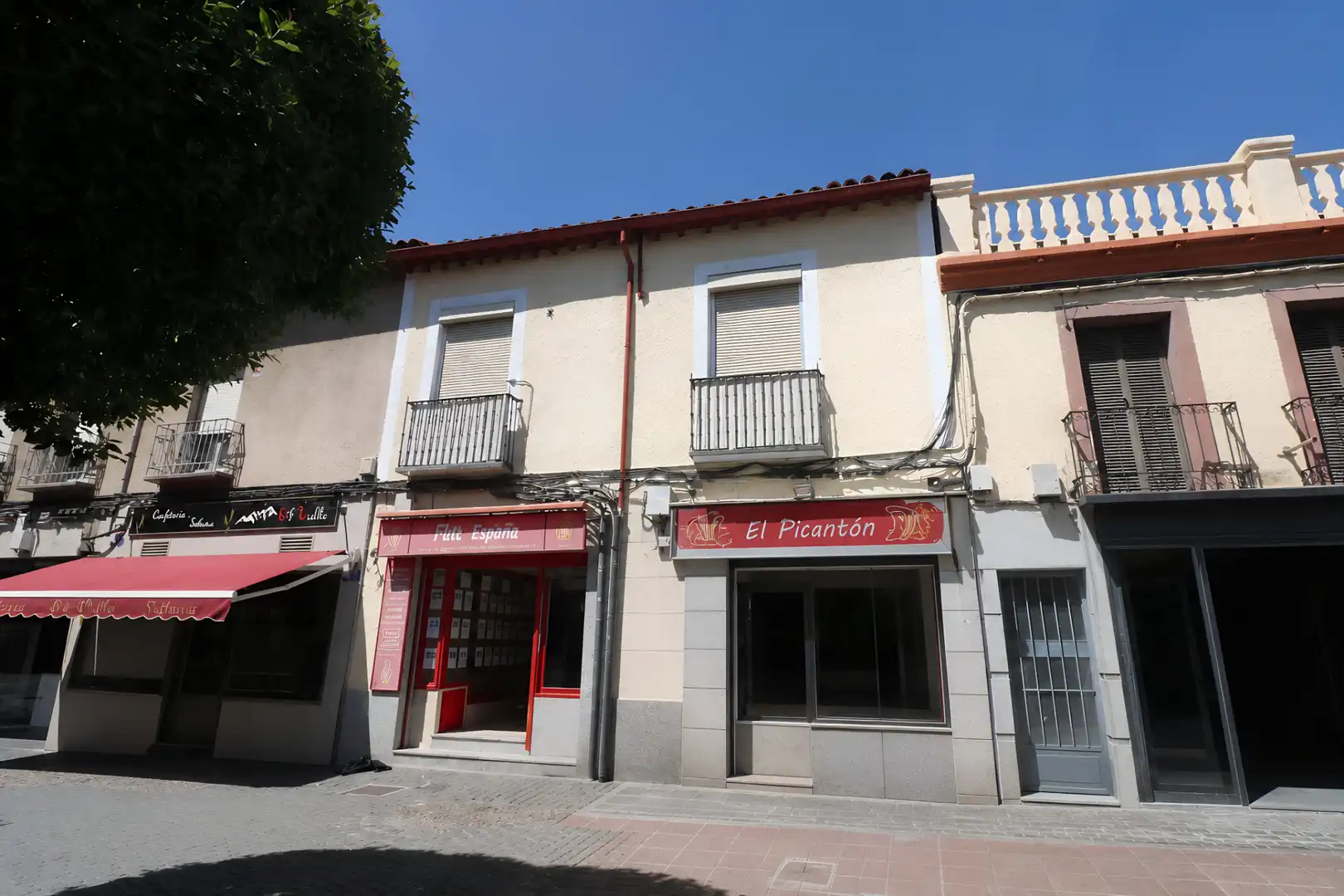 Mixt residencial en venda a Calle Madrid 19