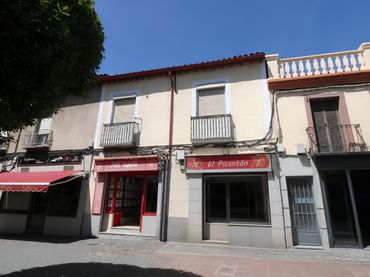 Gemischtgenutztes Gebäude zum Verkauf in Calle Madrid 19