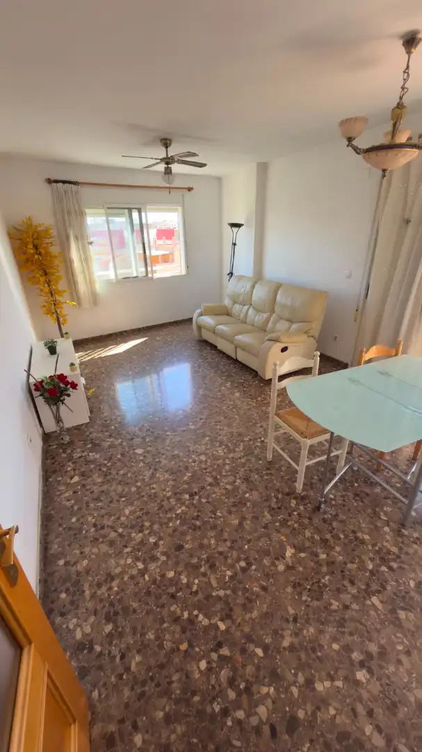 Living room of Flat for rent in Burjassot  with Furnished, Oven and Washing machine