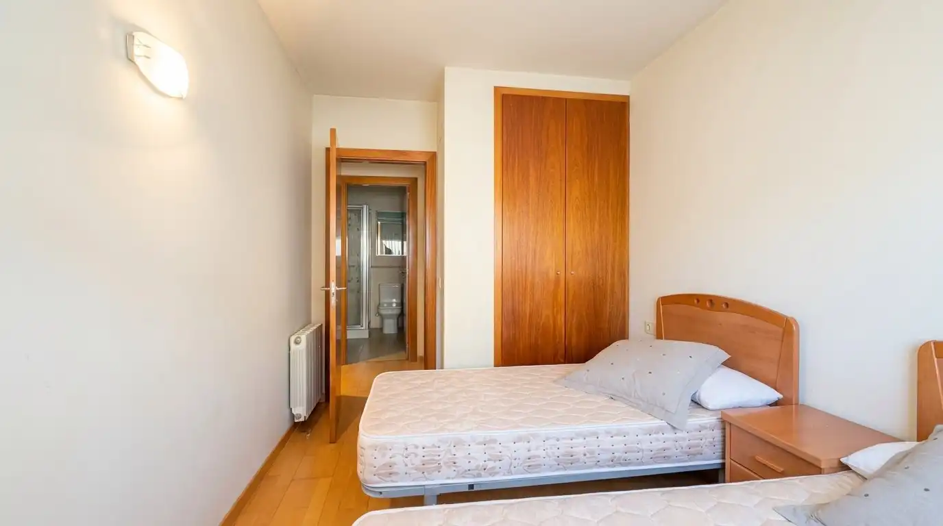 Habitación de Piso en venta en Girona con Aire acondicionado, Calefacción y Balcón