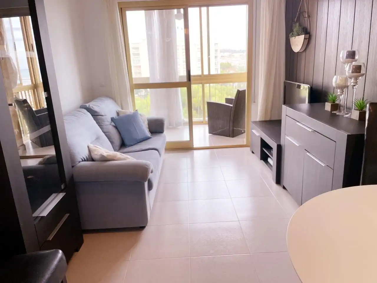 Sala de estar de Apartamento de alquiler en Benicasim / Benicàssim con Jardín privado, Terraza y Amueblado