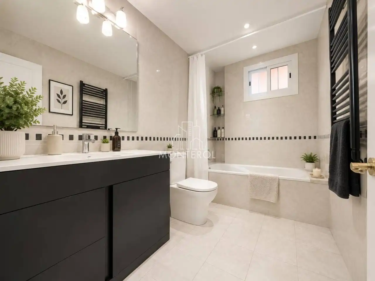 Bany de Apartament en venda en Sabadell amb Aire condicionat i Terrassa