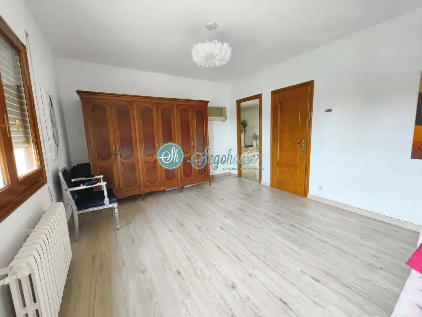 Bedroom of Houses for sale in Segovia  with Heating