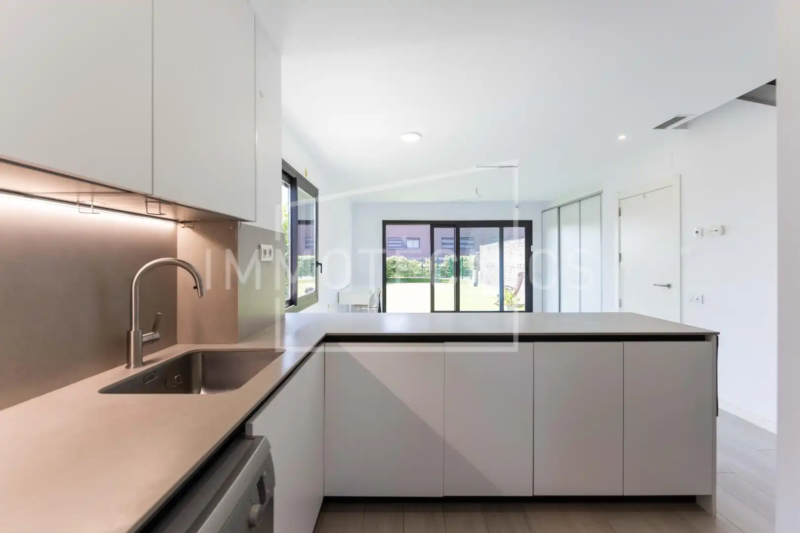 Cocina de Dúplex en venta en L'Ametlla del Vallès con Calefacción, Jardín privado y Terraza