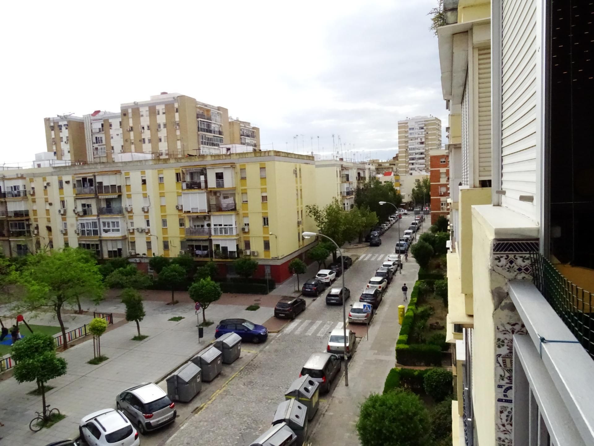 Vista exterior de Pis en venda en  Sevilla Capital amb Aire condicionat, Calefacció i Terrassa