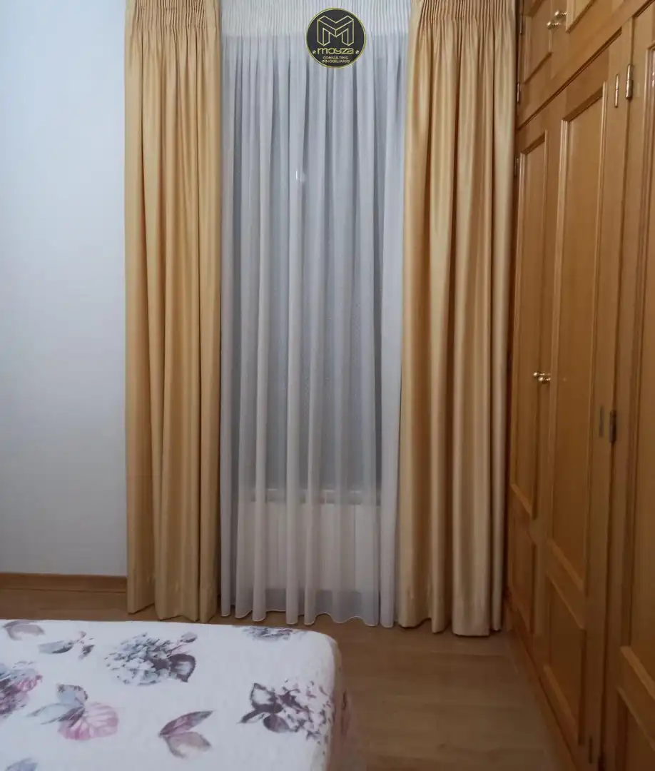 Bedroom of Flat for sale in Bailén  with Air Conditioner, Furnished and Balcony