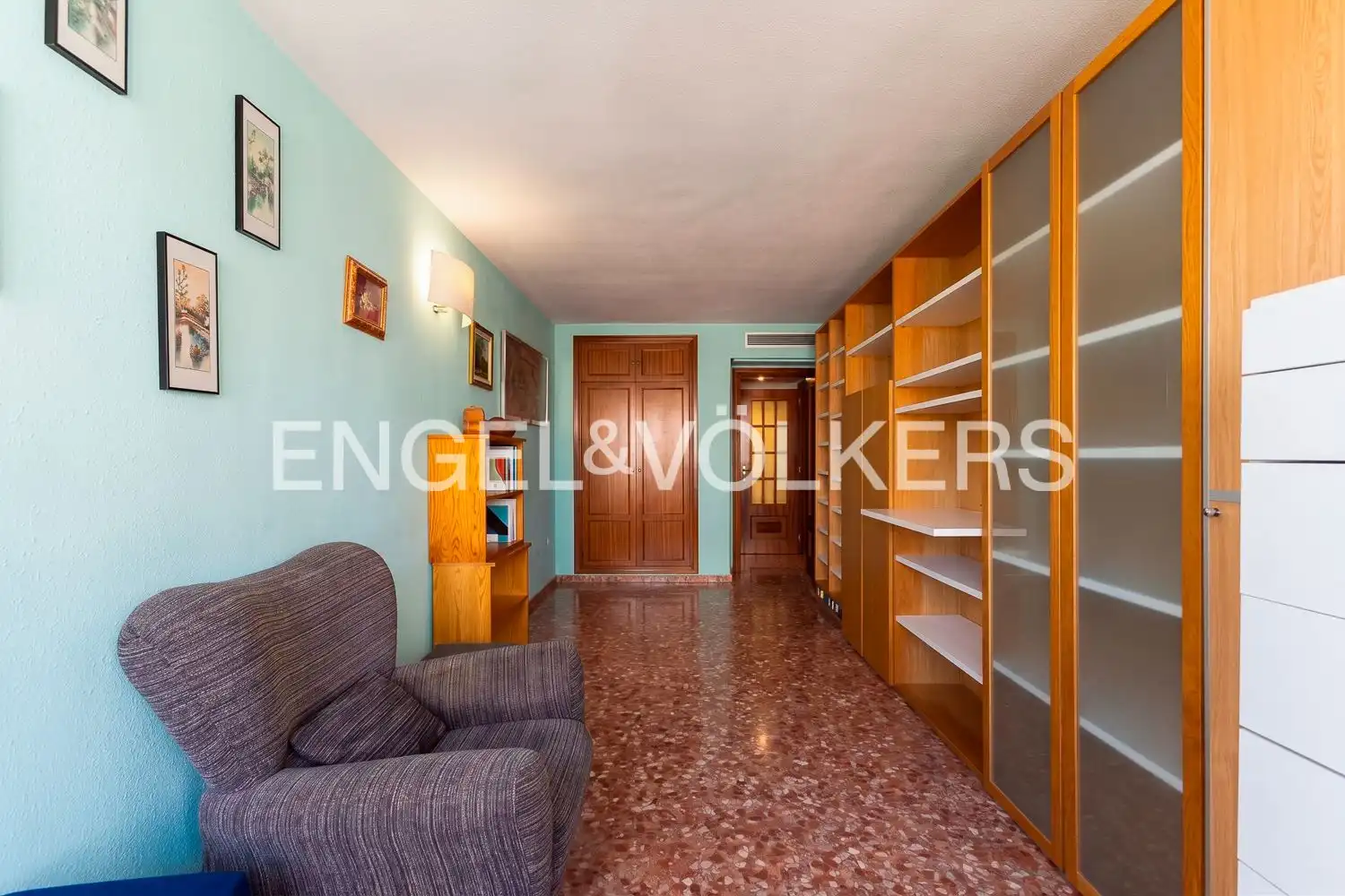 Wohnung zur Miete in Valencia mit Klimaanlage, Heizung und Terrasse