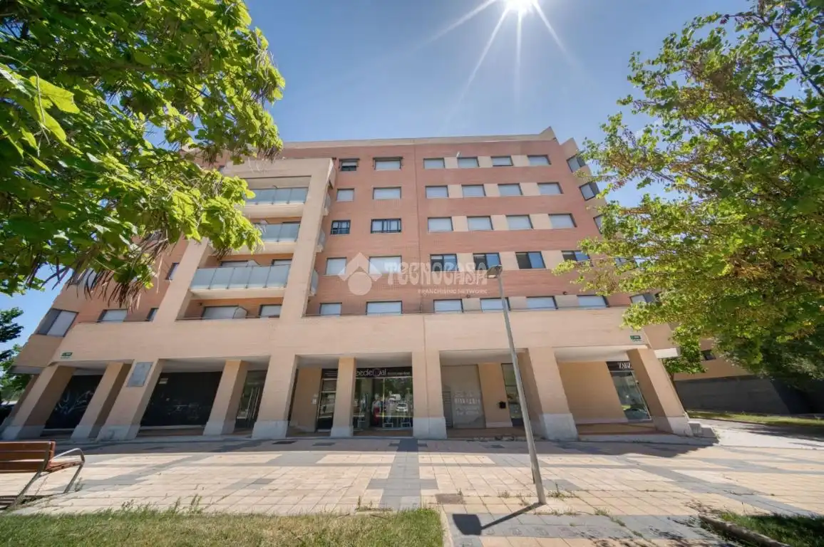 Vista exterior de Pis en venda en Arroyo de la Encomienda amb Calefacció, Terrassa i Moblat