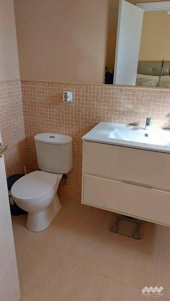 Bany de Casa o xalet en venda en Alhaurín de la Torre amb Aire condicionat, Jardí privat i Terrassa