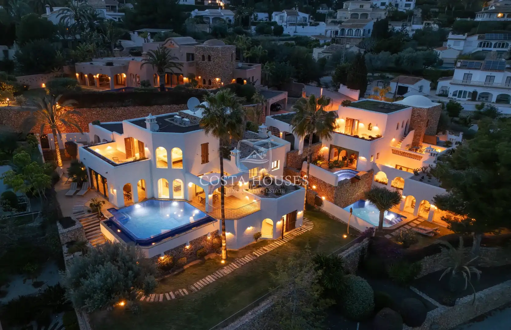 Vista exterior de Casa o xalet en venda en Moraira amb Aire condicionat, Calefacció i Jardí privat