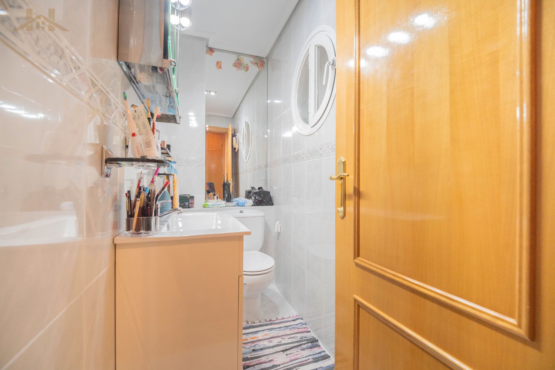 Bany de Casa adosada en venda en Torrejón de Ardoz amb Aire condicionat, Calefacció i Moblat