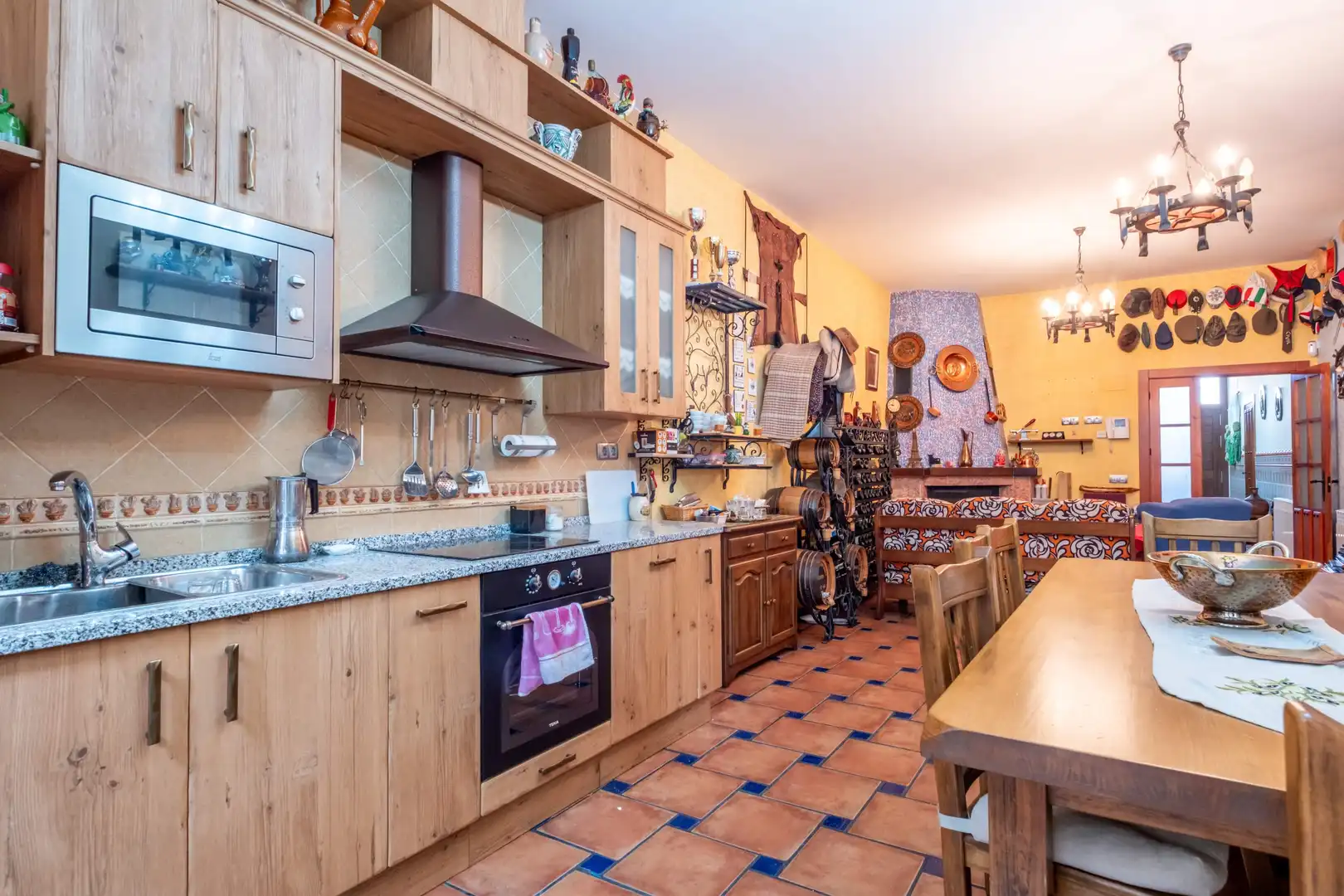 Kitchen of Houses for sale in Zaragoza  with Air Conditioner and Heating