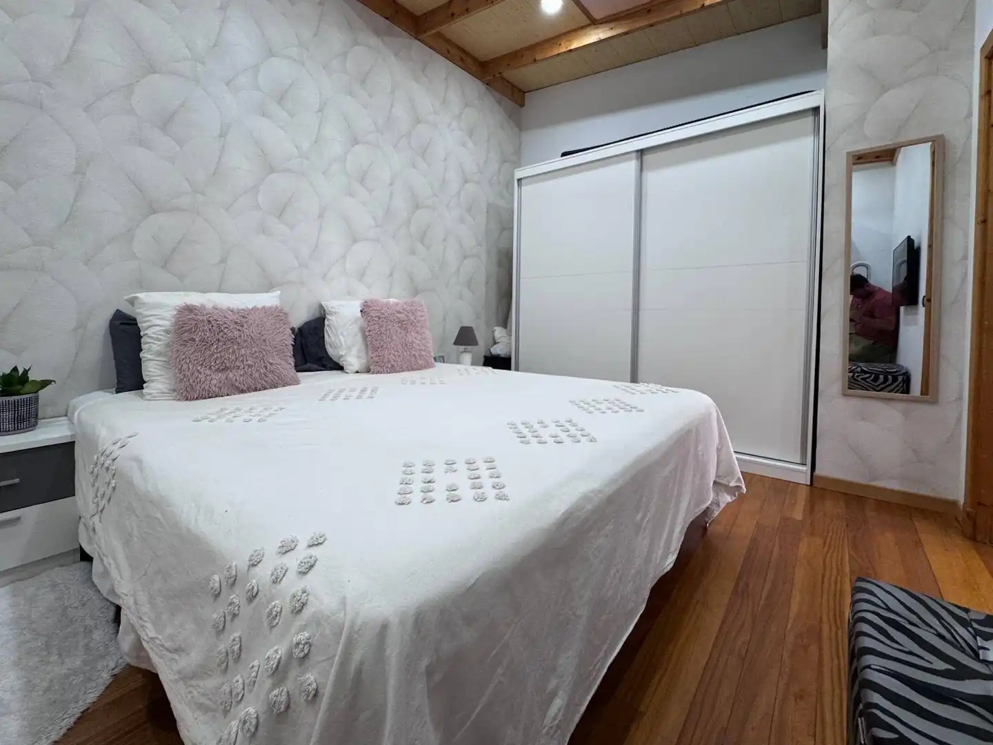 Habitación de Casa adosada en venta en Telde con Terraza, Trastero y Balcón