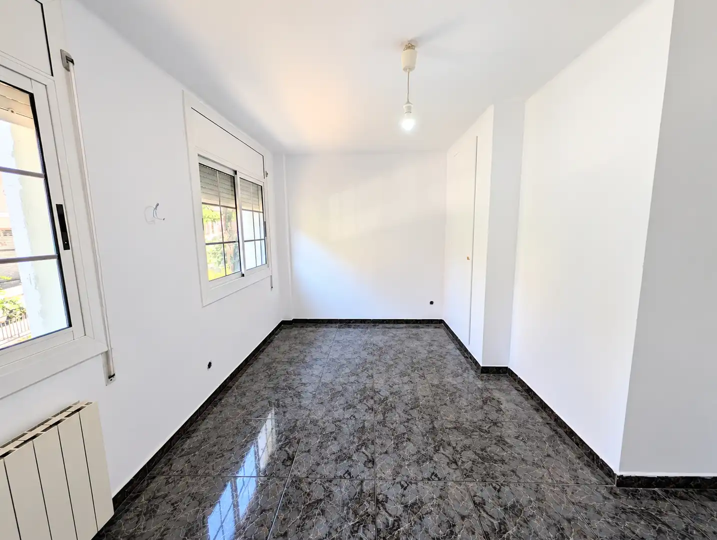 Habitación de Piso en venta en Badalona con Aire acondicionado, Calefacción y Horno
