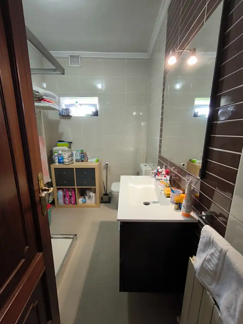 Badezimmer von Wohnung zum Verkauf in Vilagarcía de Arousa mit Heizung, Parkett und Abstellraum