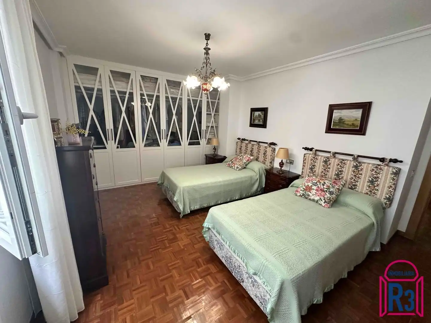 Habitación de Piso en venta en León Capital  con Calefacción y Terraza