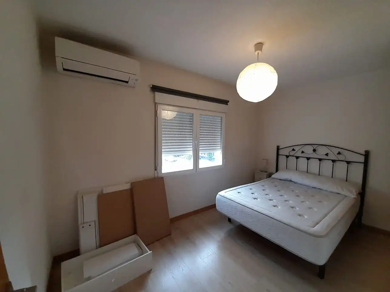 Bedroom of Flat for sale in Madrid  with Air Conditioner, Parquet flooring and Oven