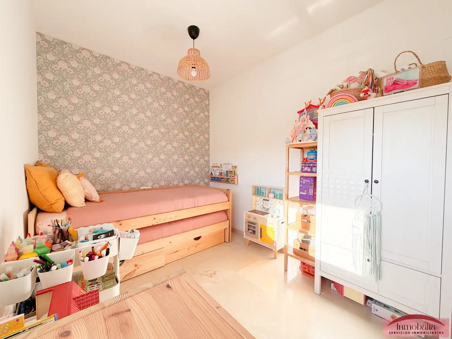 Habitación de Piso en venta en Sevilla con Aire acondicionado, Terraza y Trastero