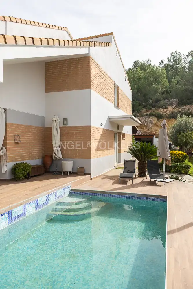 Houses for rent in Chiva, Valencia