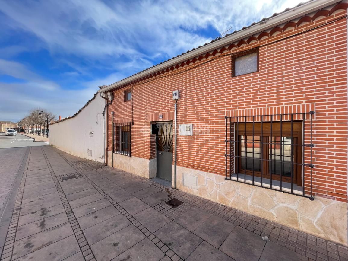 Vista exterior de Casa adosada en venda en Meco amb Aire condicionat i Calefacció