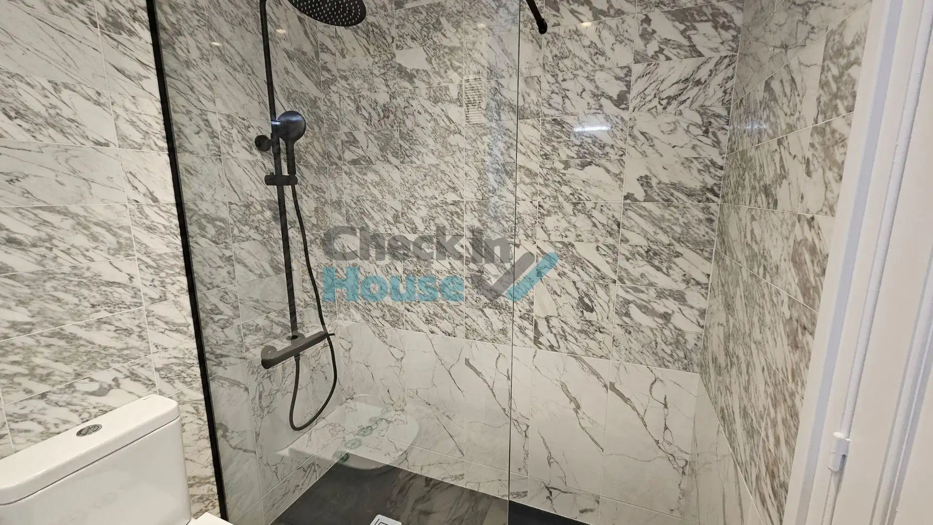 Badezimmer von Wohnungen zum Verkauf in Sant Feliu de Guíxols mit Heizung