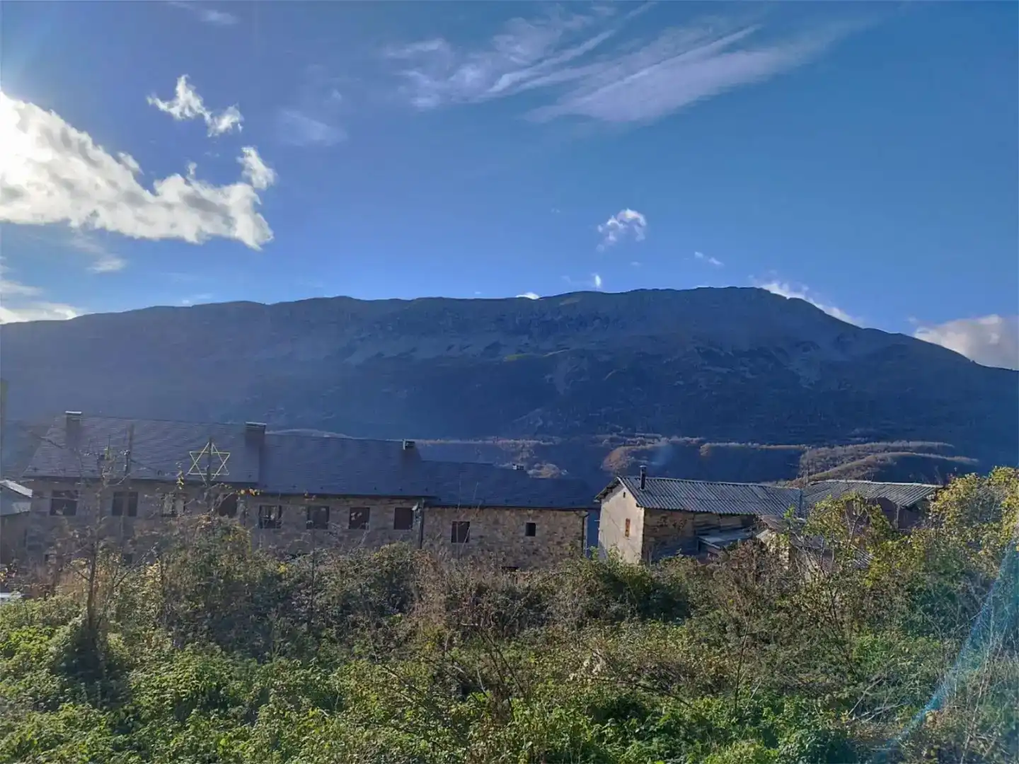 Vista exterior de Terreno en venta en Sahún, Huesca