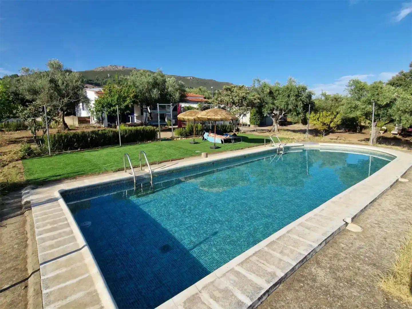 Schwimmbecken von Wohnung zum Verkauf in Casas de Millán mit Schwimmbad
