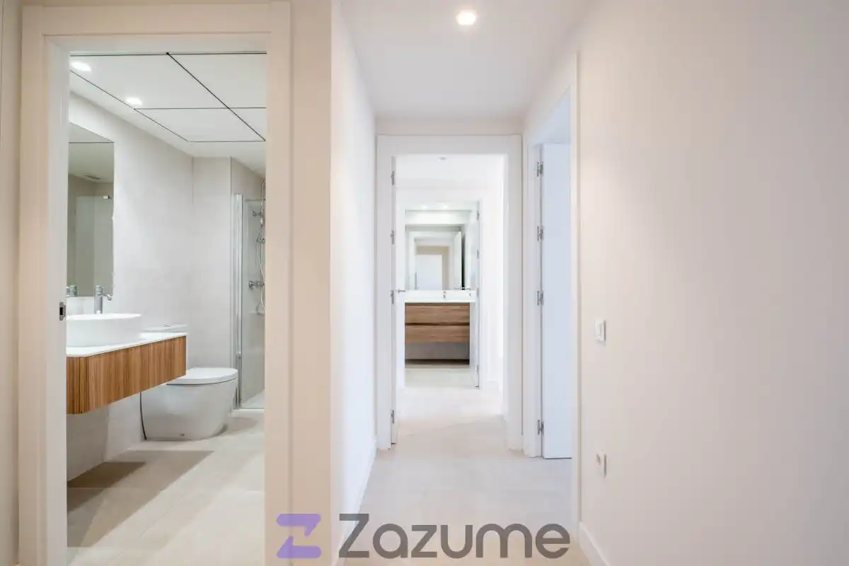 Badezimmer von Wohnung zur Miete in Zaragoza mit Klimaanlage, Heizung und Terrasse