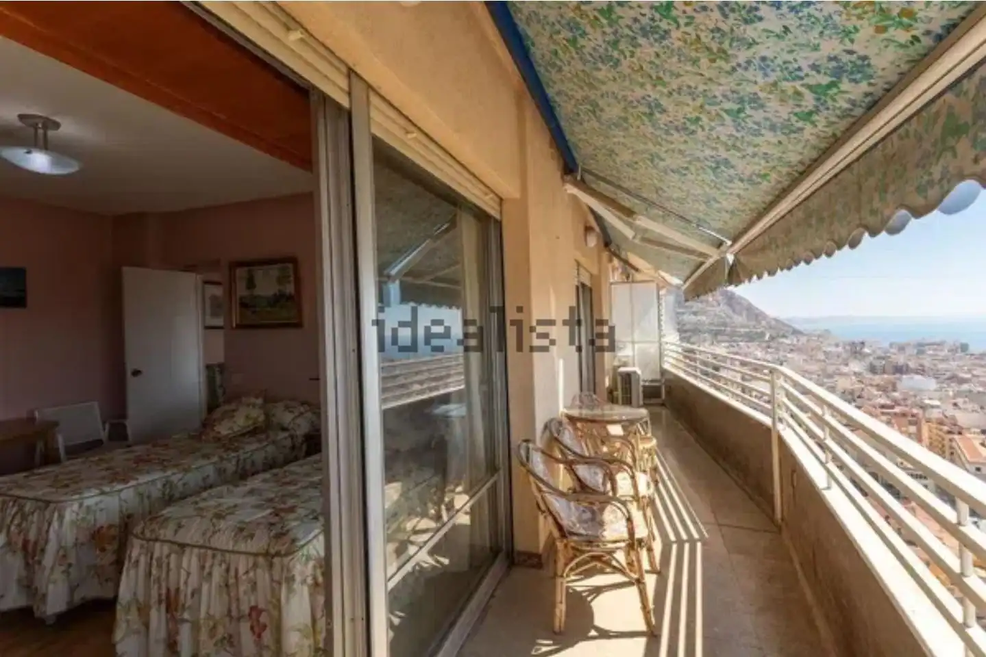 Terraza de Piso en venta en Alicante / Alacant con Calefacción y Terraza