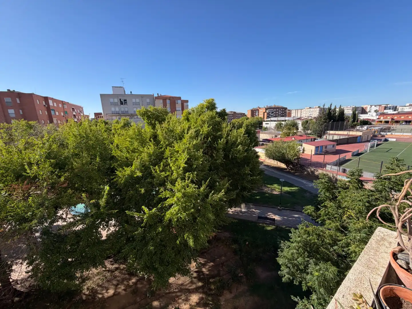 Außenansicht von Wohnung zur Miete in Badajoz mit Klimaanlage, Heizung und Terrasse