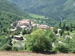 Vista exterior de Casa o xalet en venda en El Pont de Suert amb Calefacció, Jardí privat i Parquet