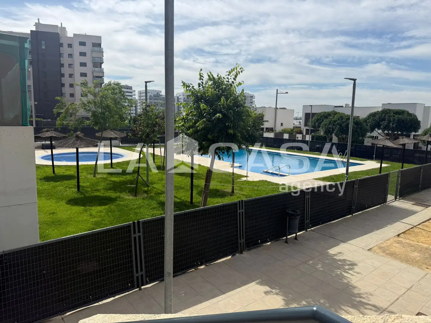 Piso en venta en Entrenúcleos