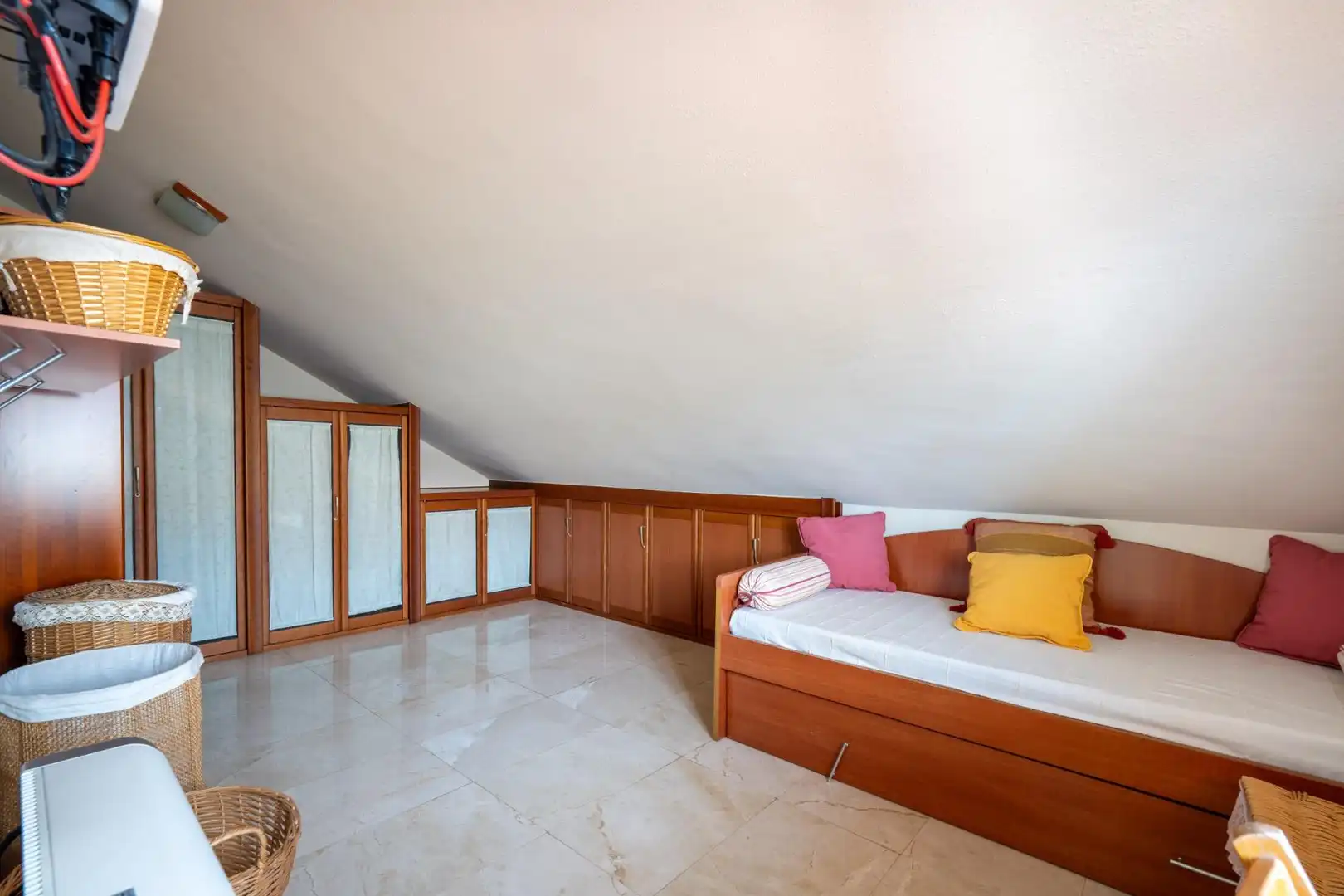 Habitación de Casa adosada en venta en Almería con Aire acondicionado, Terraza y Trastero