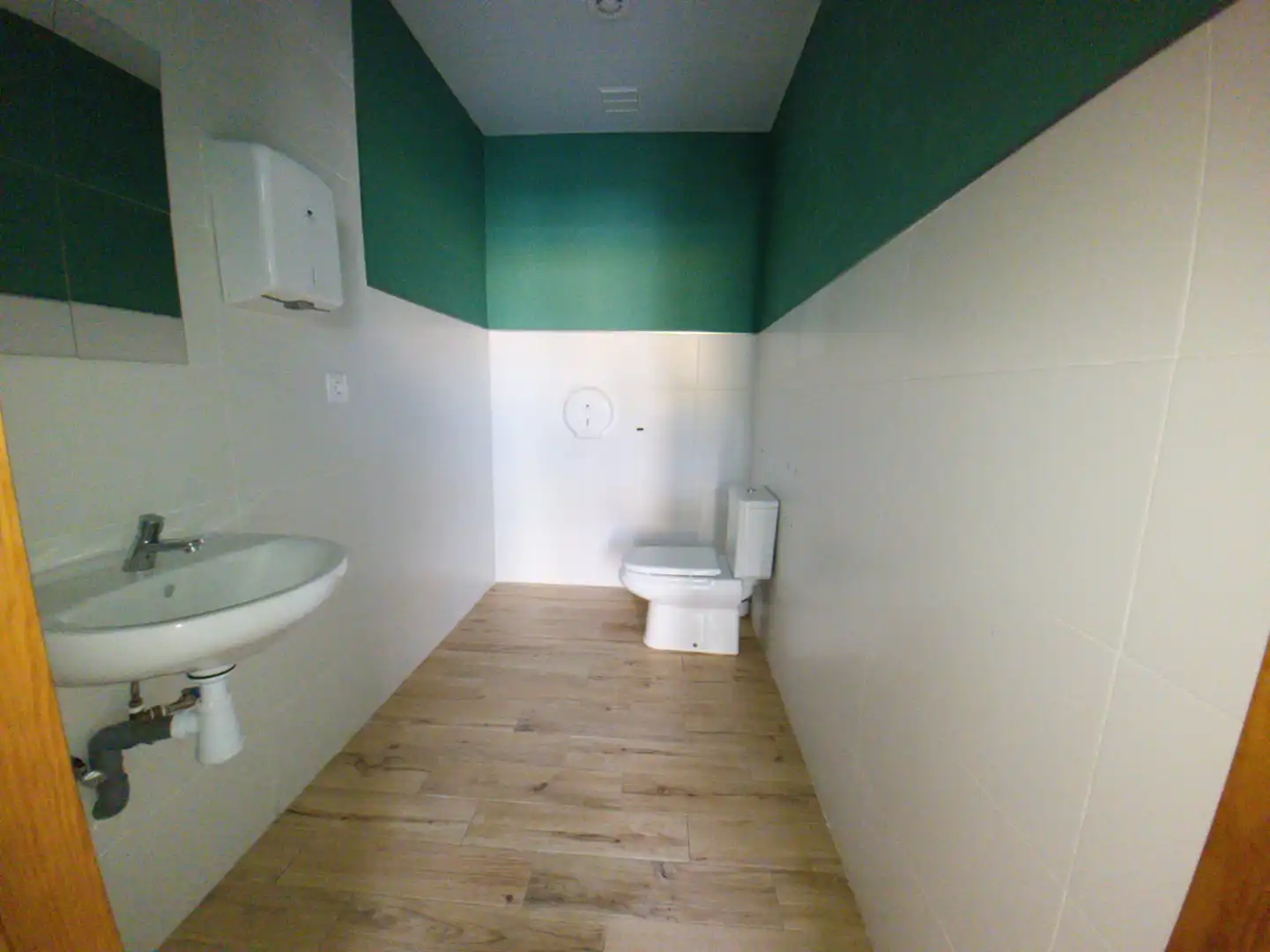 Bathroom of Commercial properties for sale in Molina de Segura