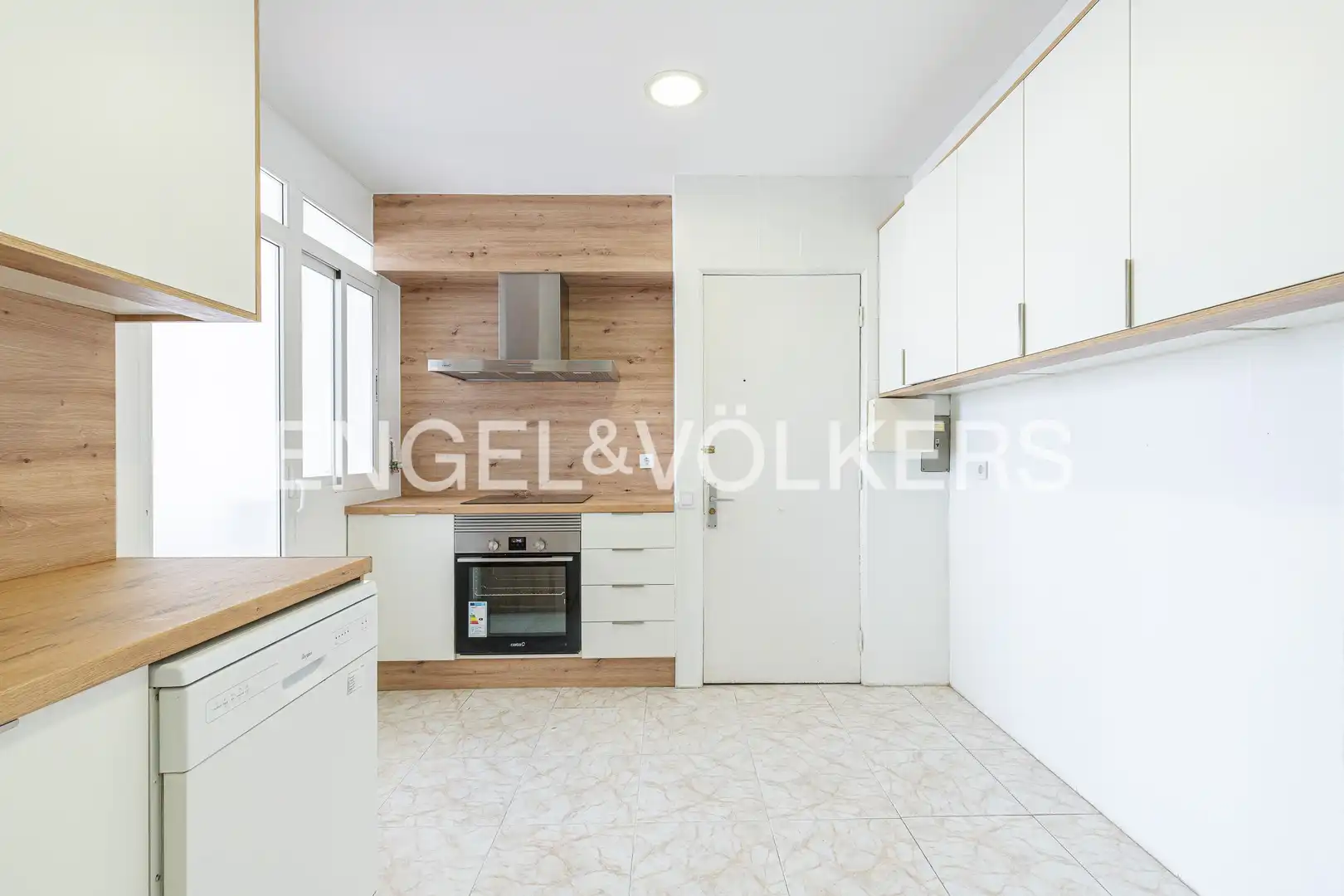 Kitchen of Flat for rent in Madrid  with Air Conditioner, Heating and Terrace