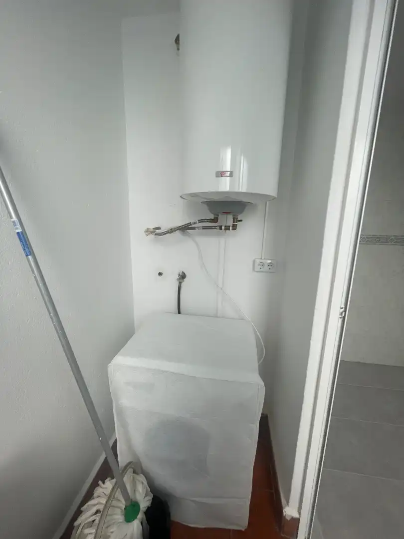 Bathroom of Flat for rent in Almendralejo  with Air Conditioner, Furnished and Oven