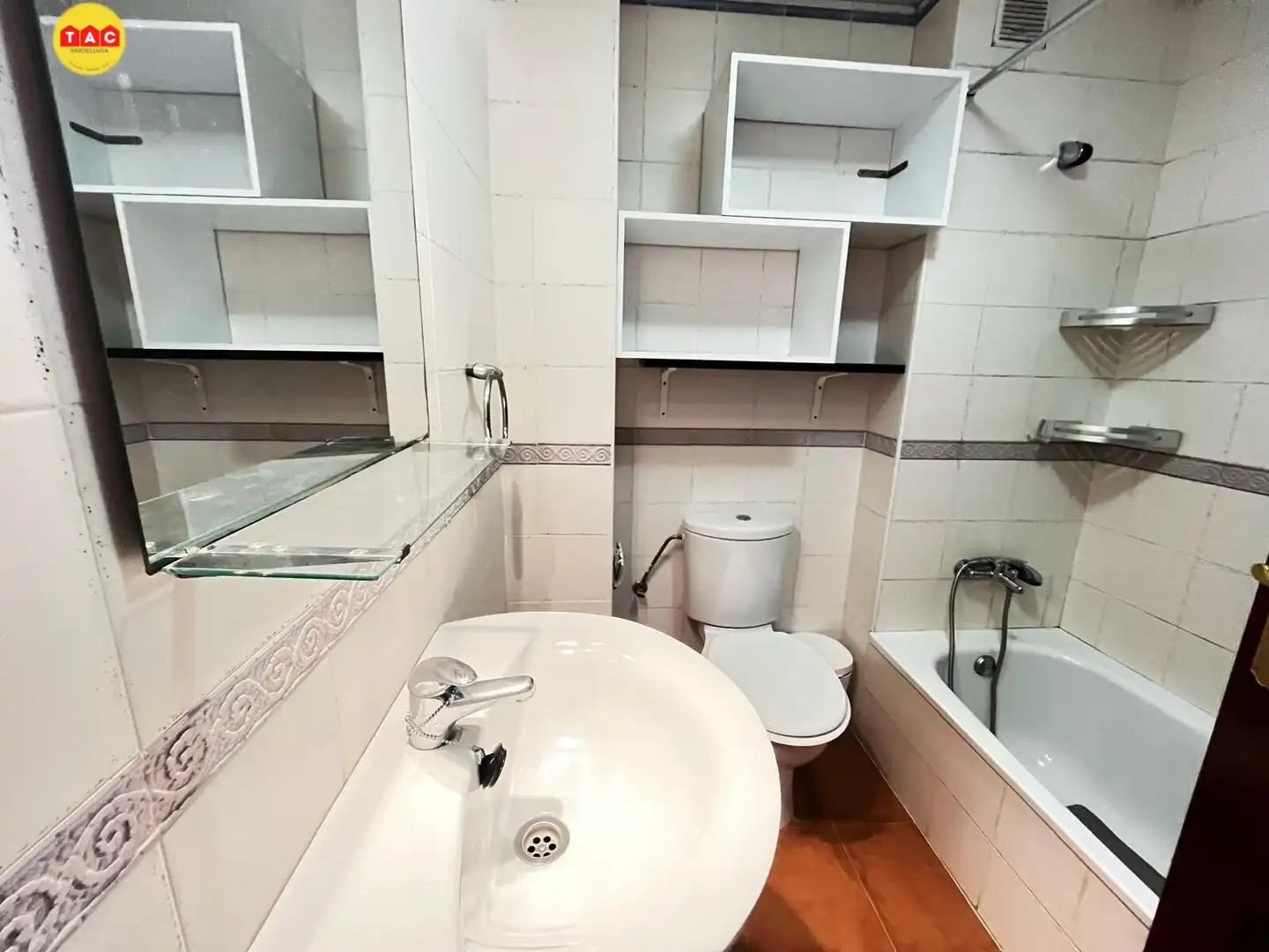 Baño de Casa adosada en venta en Lepe con Terraza, Trastero y Amueblado