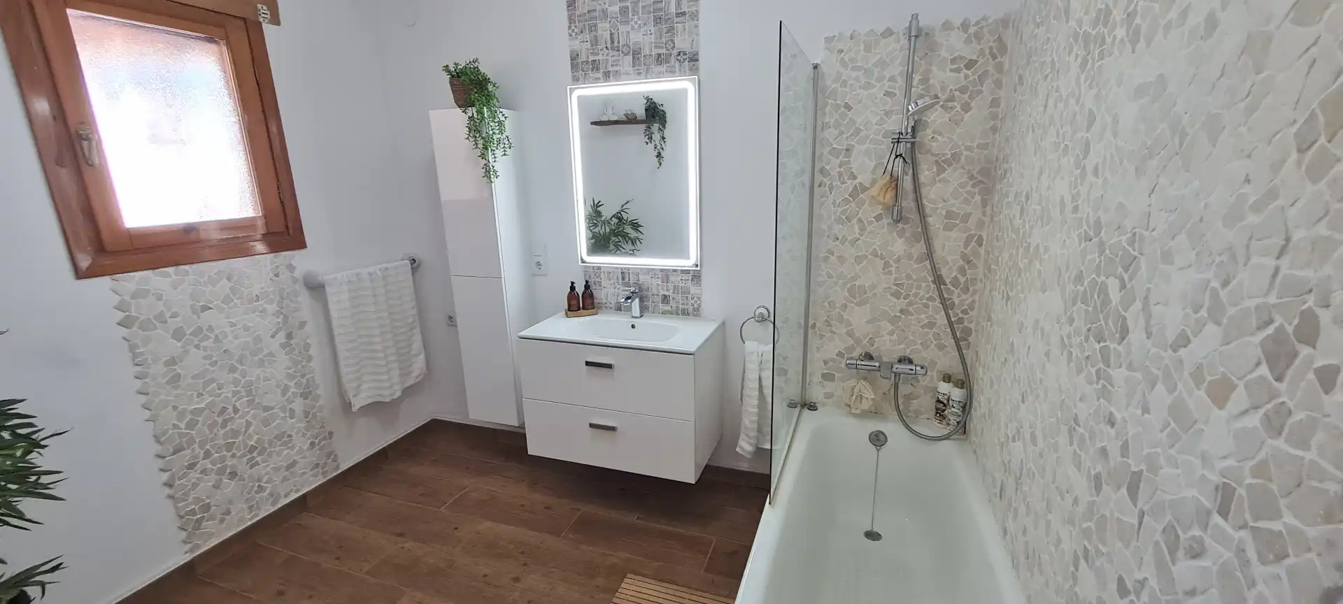 Badezimmer von Haus oder Chalet zum Verkauf in Calpe / Calp mit Klimaanlage, Privatgarten und Abstellraum