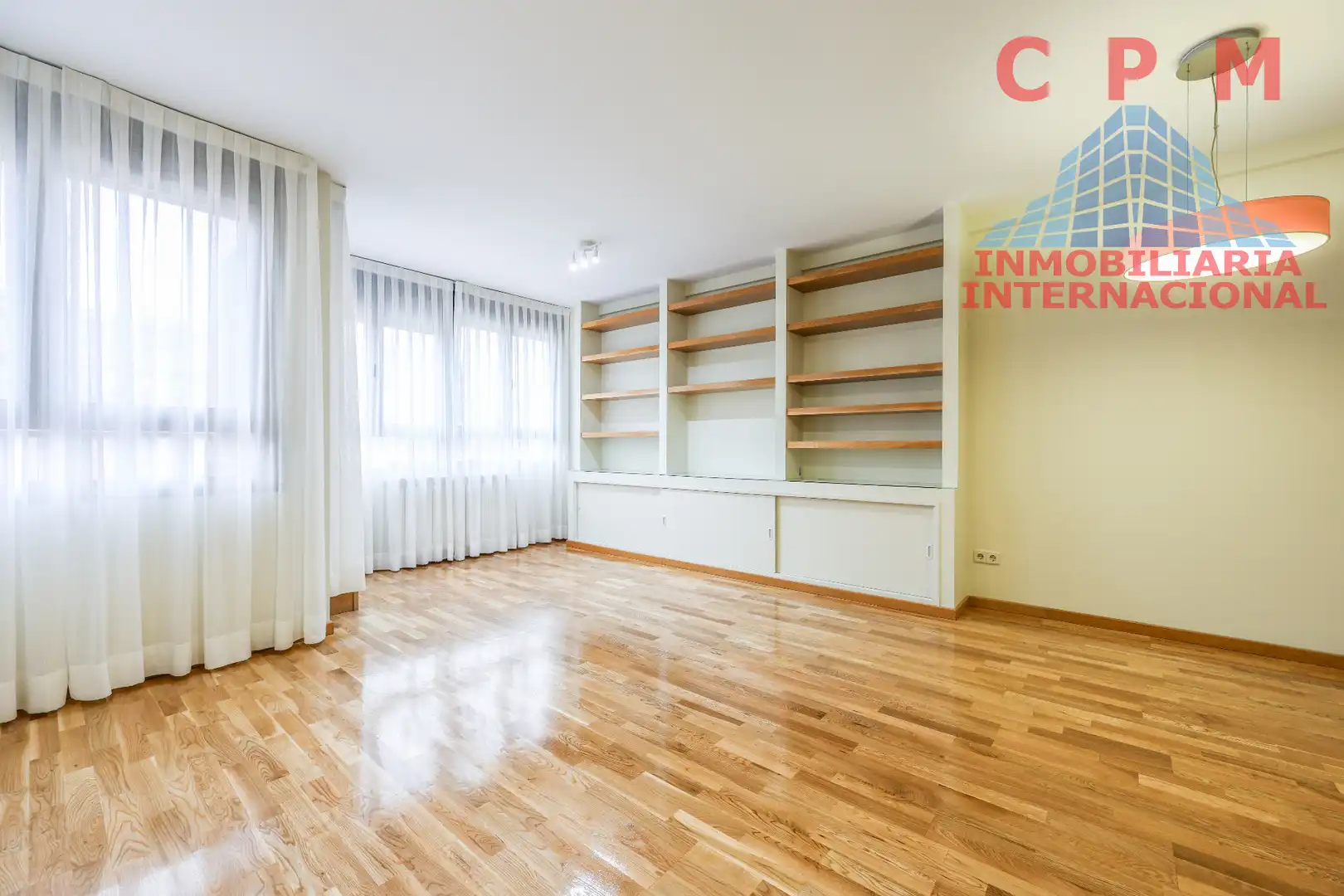 Living room of Duplexes for rent in Madrid  with Air Conditioner, Heating and Parquet flooring