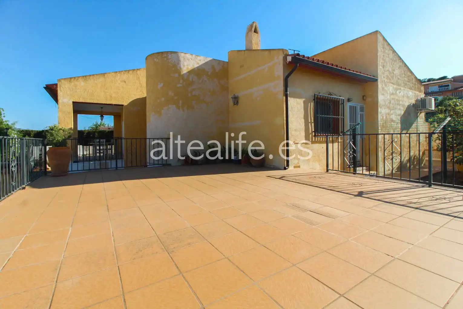 Exterior view of Houses for sale in Altea  with Air Conditioner, Terrace and Community pool