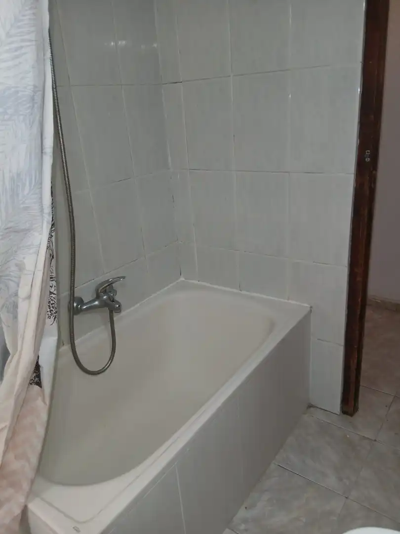 Bathroom of Flat for rent in Granada  with Terrace, Furnished and Washing machine