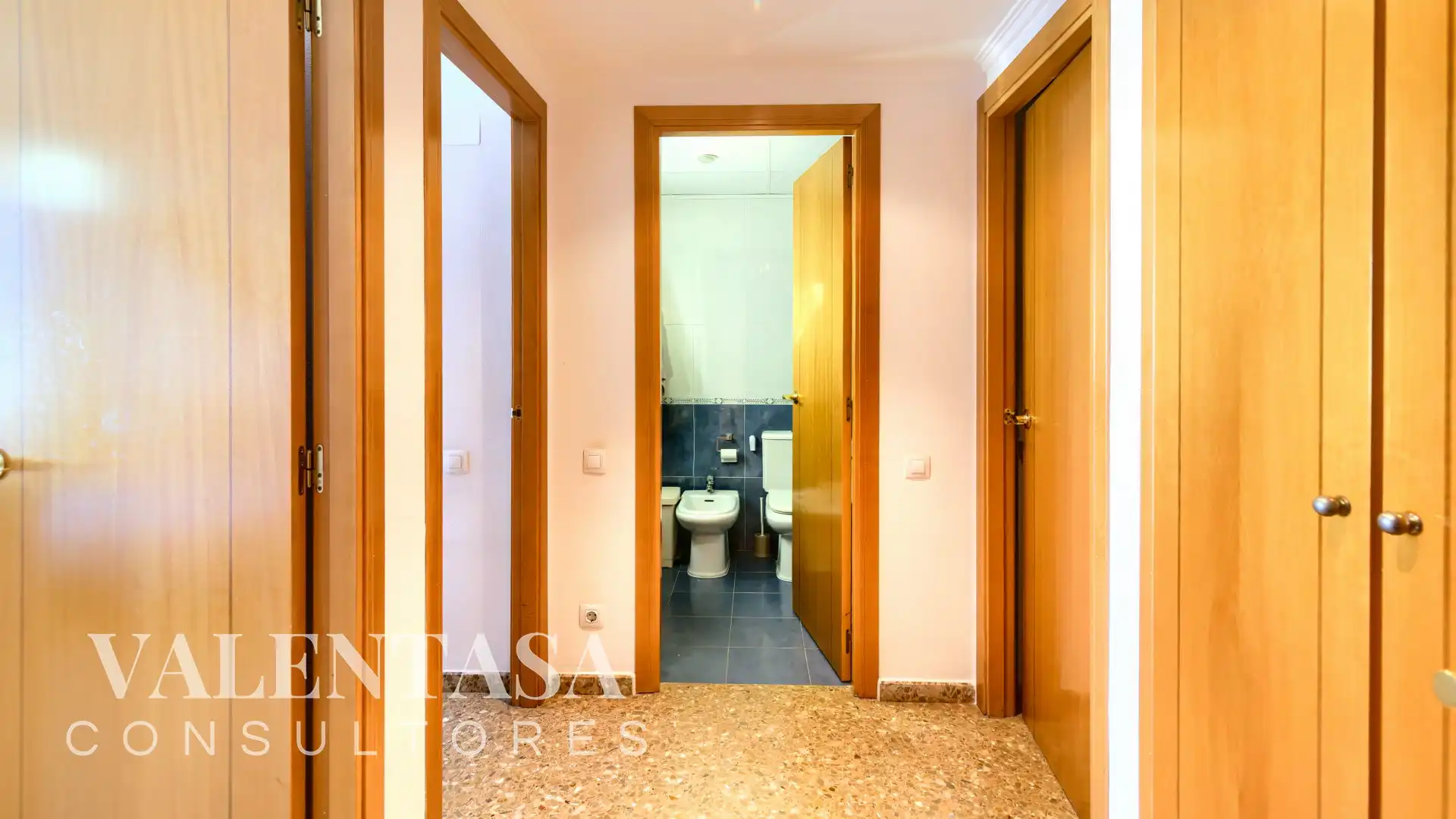 Flat for sale in Valencia  with Furnished and Community pool