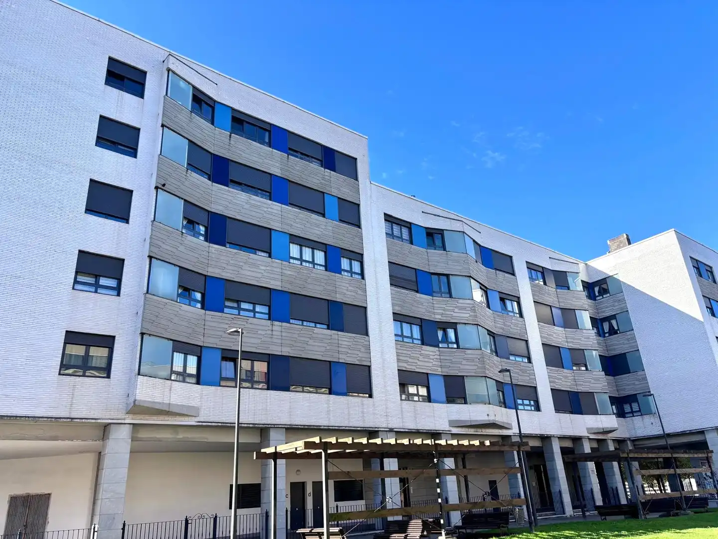 Vista exterior de Piso en venta en Gijón  con Calefacción, Parquet y Terraza
