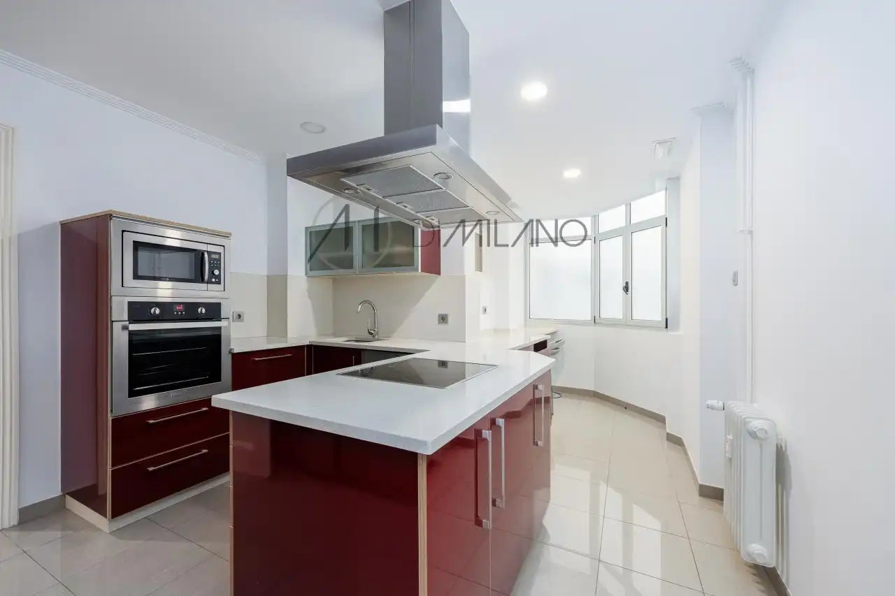 Kitchen of Flat for rent in Vigo   with Heating, Parquet flooring and Terrace