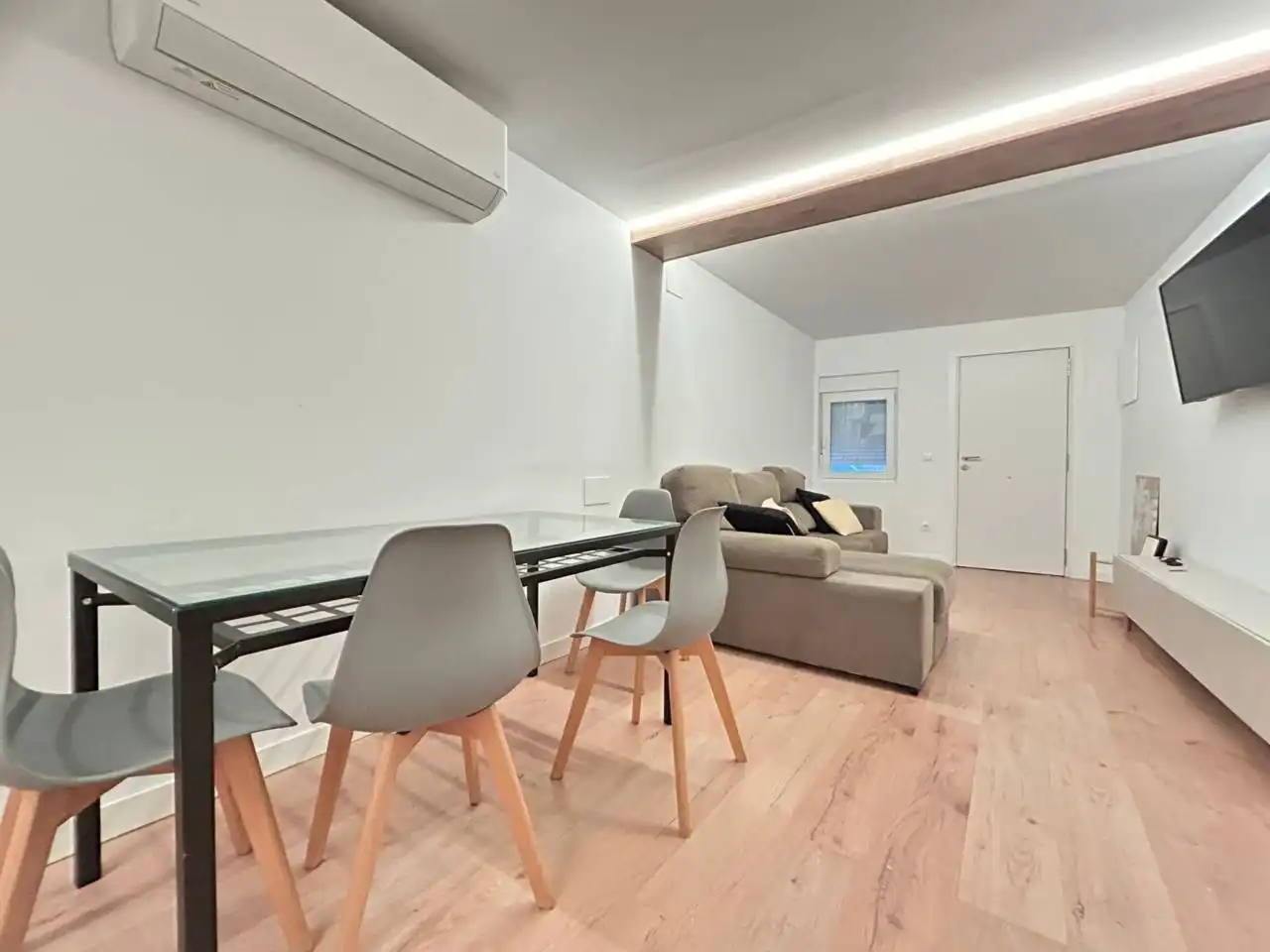 Living room of Houses for sale in Bargas  with Air Conditioner, Heating and Alarm
