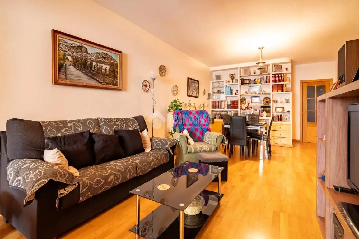 Wohnzimmer von Wohnung zum Verkauf in Jun