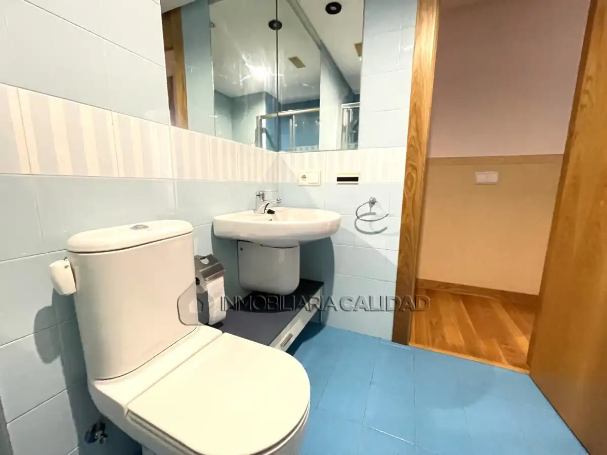 Bany de Pis en venda en Burgos amb Calefacció i Traster