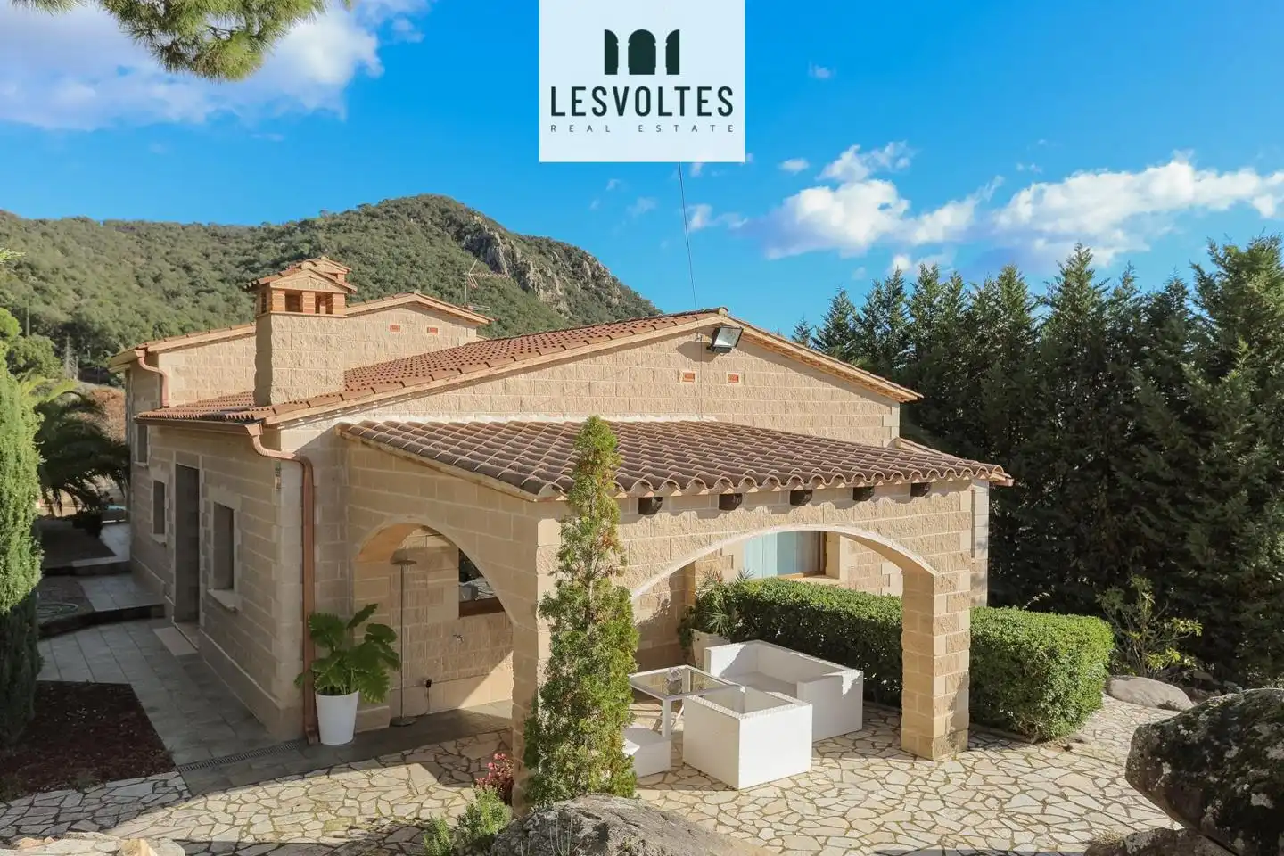 House with pool for sale in Carrer de la Volta de l'arboç, imagen 3