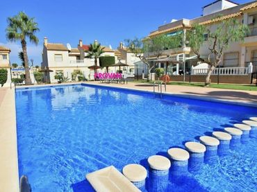 House with pool for sale in Orihuela Costa